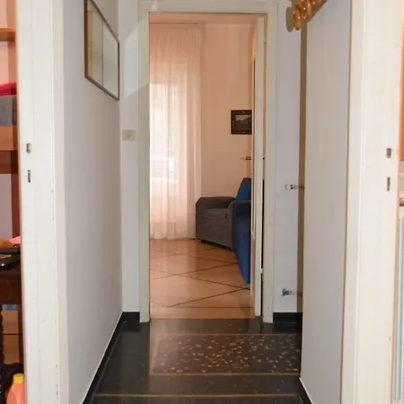 Spacious Luxury In Center Apartment *