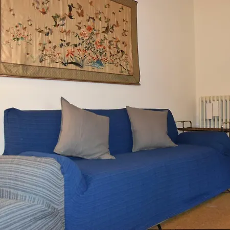 Spacious Luxury In Center Apartment
