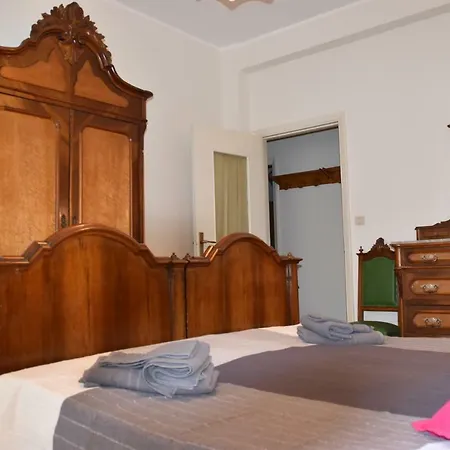 Spacious Luxury In Center Apartment *