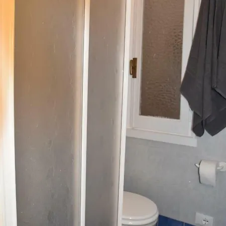 Spacious Luxury In Center